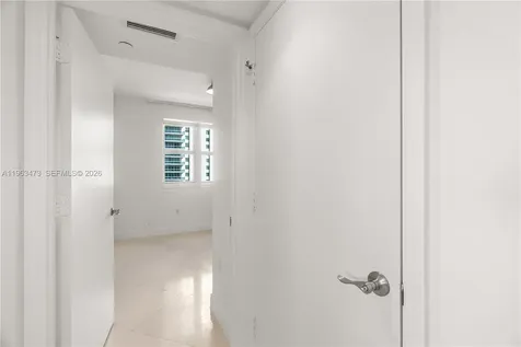 20000 E Country Club Drive Aventura FL 33180