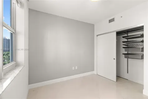 20000 E Country Club Drive Aventura FL 33180