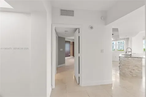20000 E Country Club Drive Aventura FL 33180
