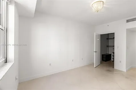 20000 E Country Club Drive Aventura FL 33180