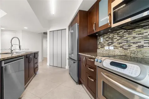 20000 E Country Club Drive Aventura FL 33180
