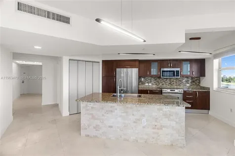 20000 E Country Club Drive Aventura FL 33180
