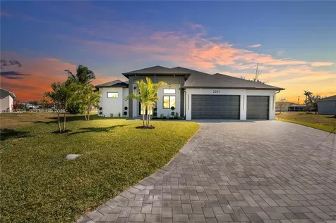 2221 SW 5th Place Cape Coral FL 33991