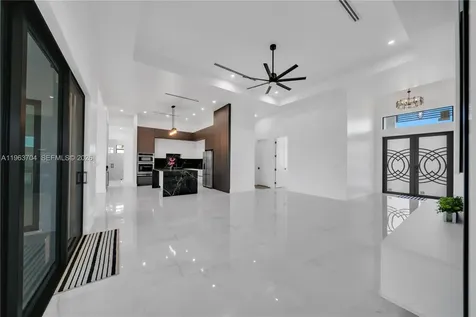 2221 SW 5th Place Cape Coral FL 33991