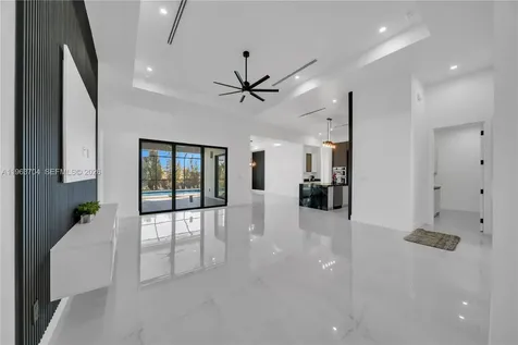 2221 SW 5th Place Cape Coral FL 33991