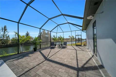 2221 SW 5th Place Cape Coral FL 33991