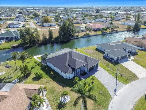 2221 SW 5th Place Cape Coral FL 33991