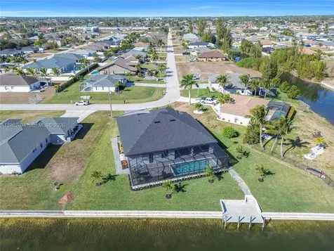 2221 SW 5th Place Cape Coral FL 33991