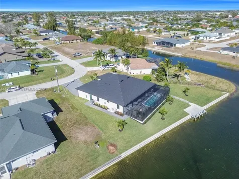 2221 SW 5th Place Cape Coral FL 33991