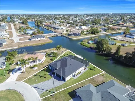 2221 SW 5th Place Cape Coral FL 33991