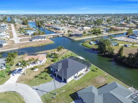 2221 SW 5th Place Cape Coral FL 33991