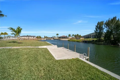 2221 SW 5th Place Cape Coral FL 33991