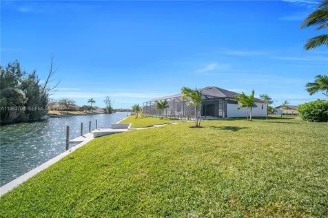 2221 SW 5th Place Cape Coral FL 33991