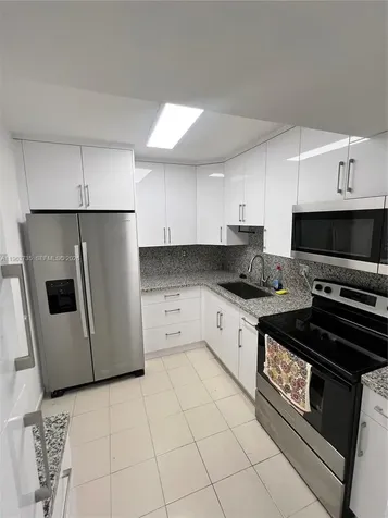 4717 NW 7th Street Miami FL 33126