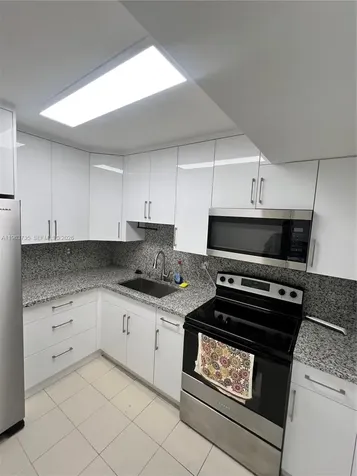 4717 NW 7th Street Miami FL 33126