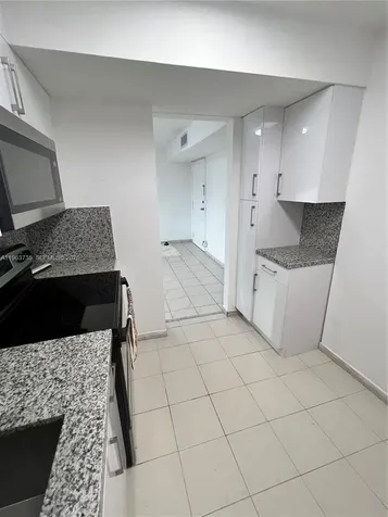 4717 NW 7th Street Miami FL 33126