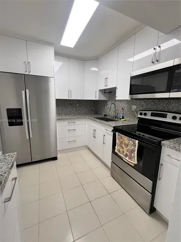 4717 NW 7th Street Miami FL 33126