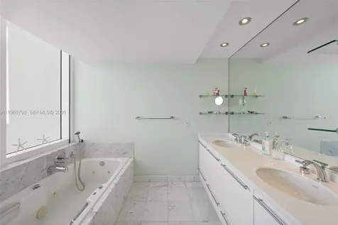 400 S Pointe Drive Miami Beach FL 33139
