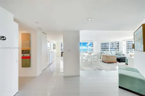 400 S Pointe Drive Miami Beach FL 33139