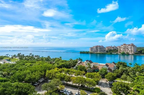 400 S Pointe Drive Miami Beach FL 33139
