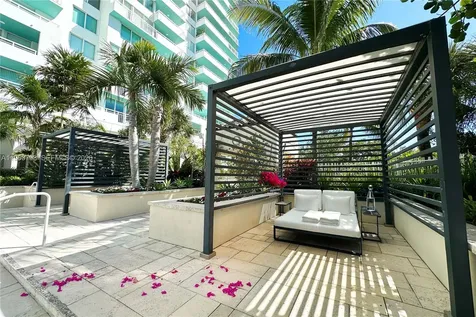 400 S Pointe Drive Miami Beach FL 33139