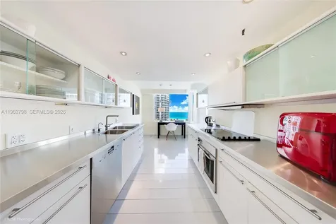 400 S Pointe Drive Miami Beach FL 33139