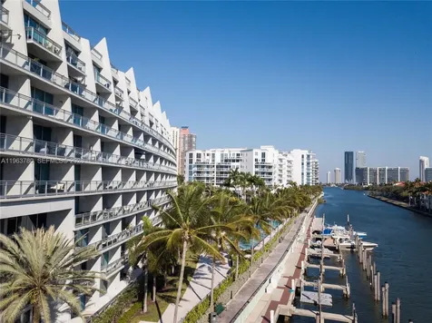 2950 NE 188th Street Aventura FL 33180