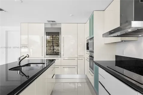 2950 NE 188th Street Aventura FL 33180