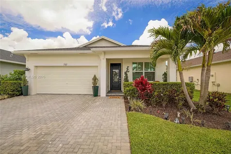 797 SE Bloomfield Road Port St. Lucie FL 34984