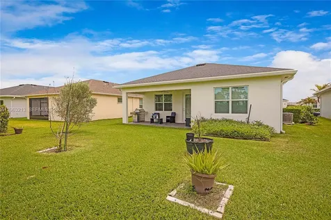 797 SE Bloomfield Road Port St. Lucie FL 34984