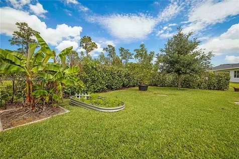 797 SE Bloomfield Road Port St. Lucie FL 34984