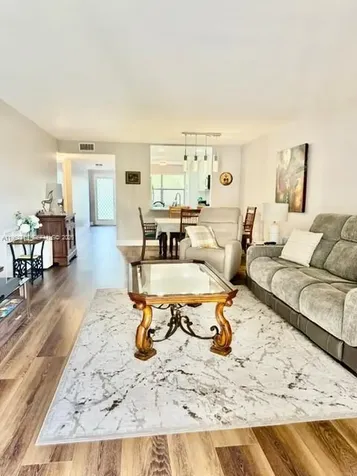 2981 N Nob Hill Road Sunrise FL 33322