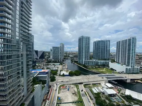 31 SE 6th Street Miami FL 33131