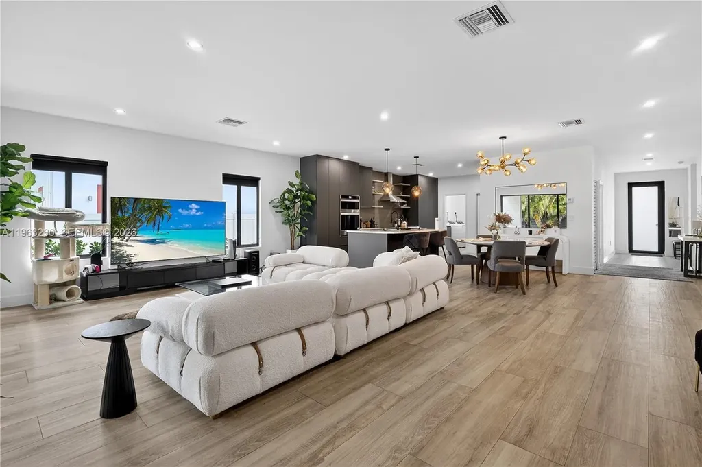 913 NE 15th Street Fort Lauderdale FL 33304