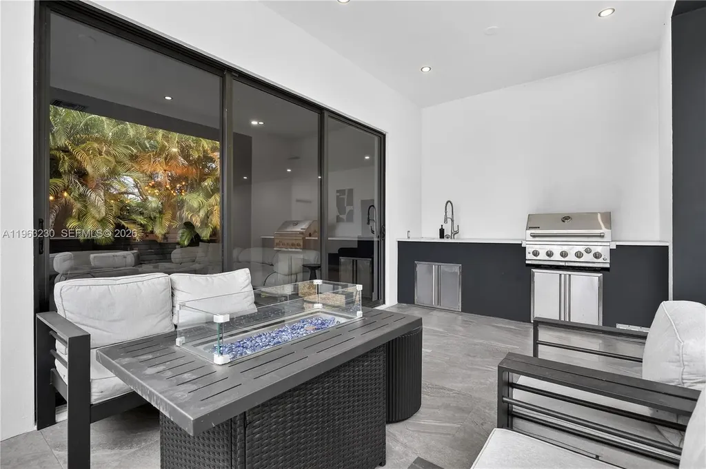 913 NE 15th Street Fort Lauderdale FL 33304