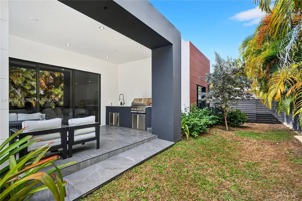 913 NE 15th Street Fort Lauderdale FL 33304