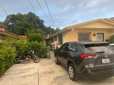 733 NW 33rd Avenue Miami FL 33125
