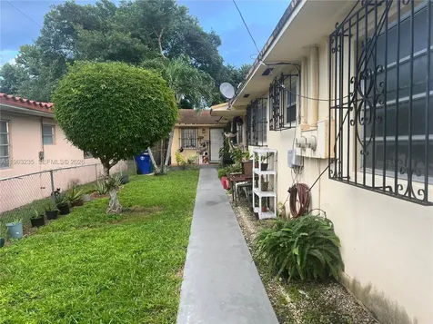 733 NW 33rd Avenue Miami FL 33125