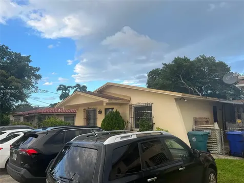 733 NW 33rd Avenue Miami FL 33125