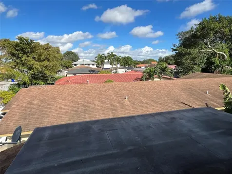 733 NW 33rd Avenue Miami FL 33125