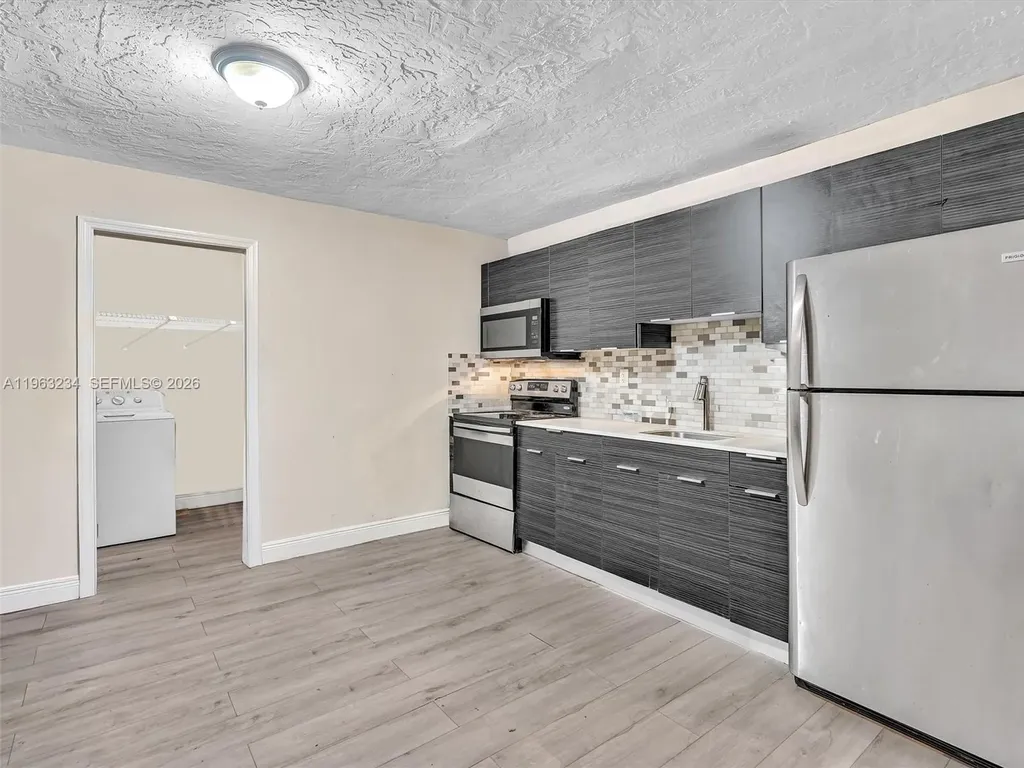 2512 NW 9th Place Fort Lauderdale FL 33311