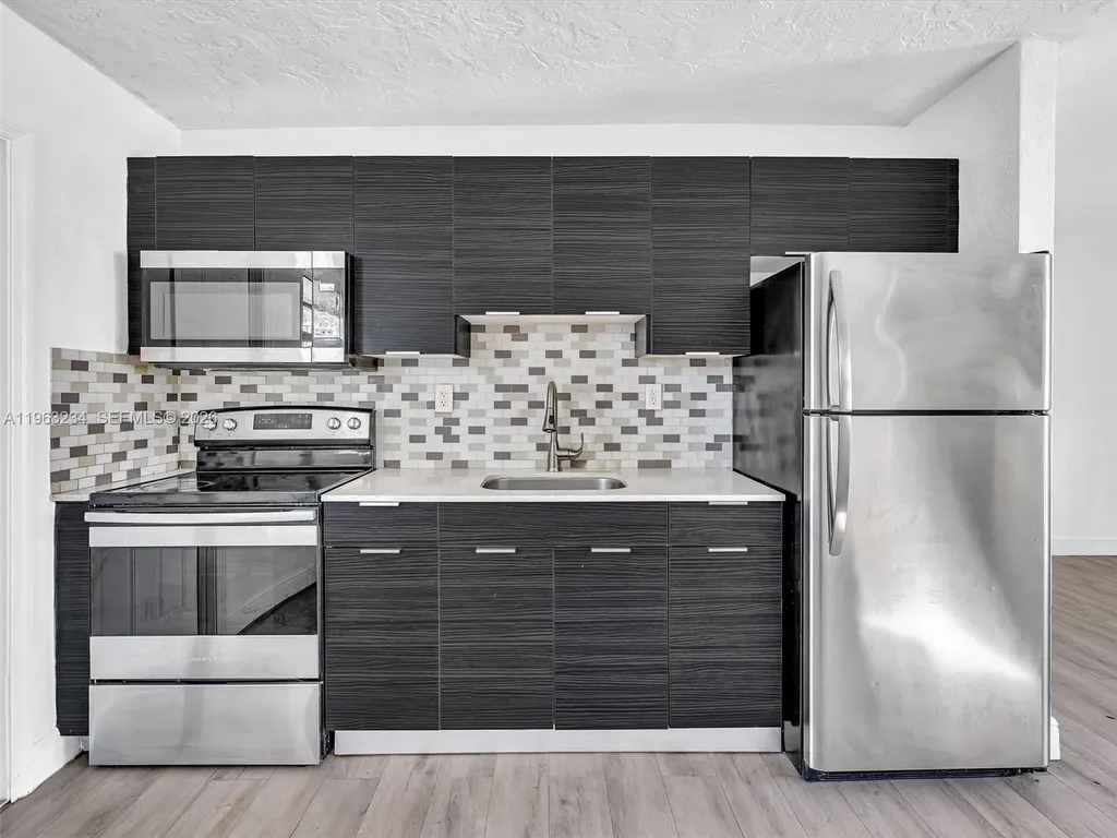 2512 NW 9th Place Fort Lauderdale FL 33311