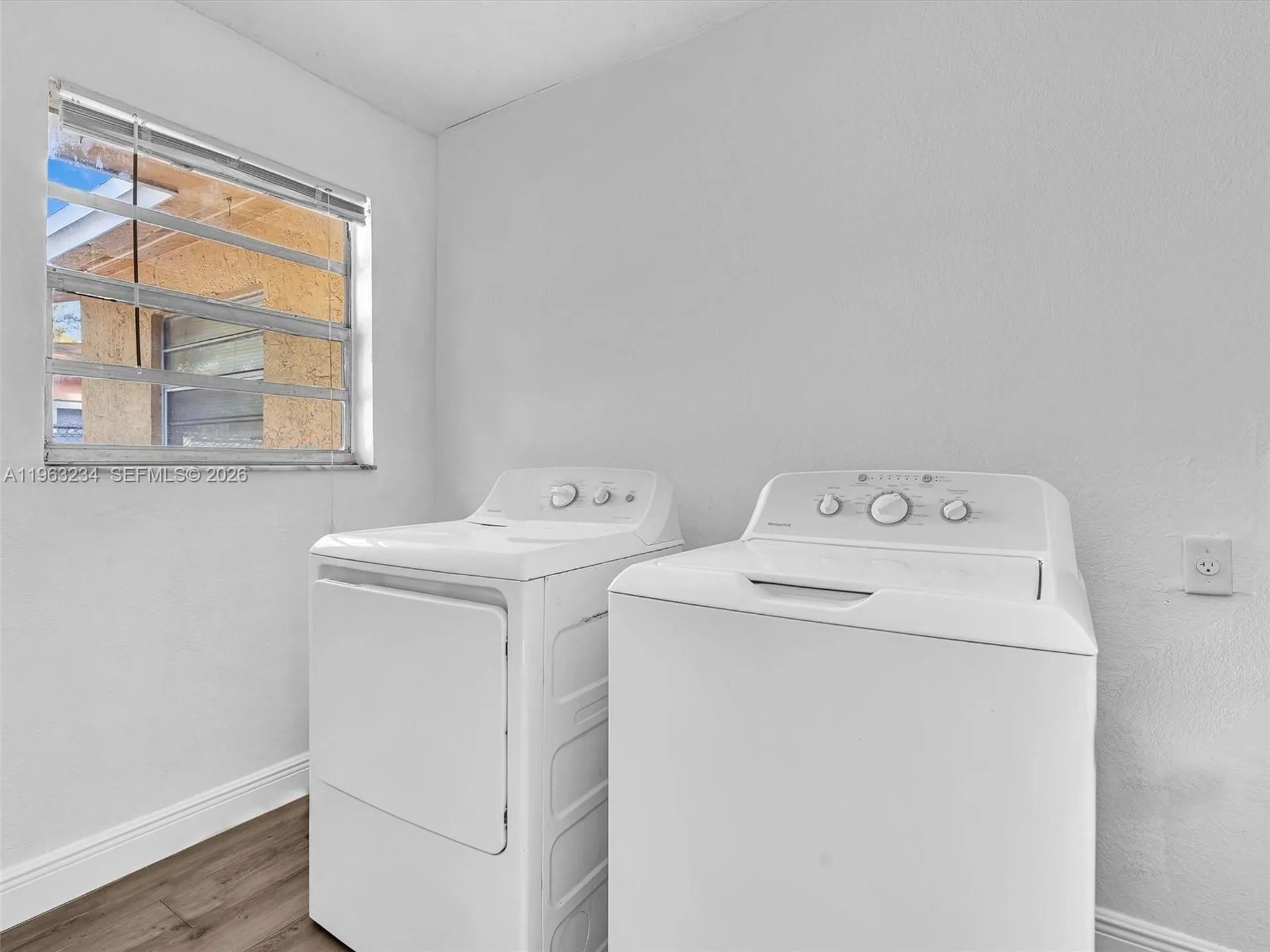 2512 NW 9th Place Fort Lauderdale FL 33311