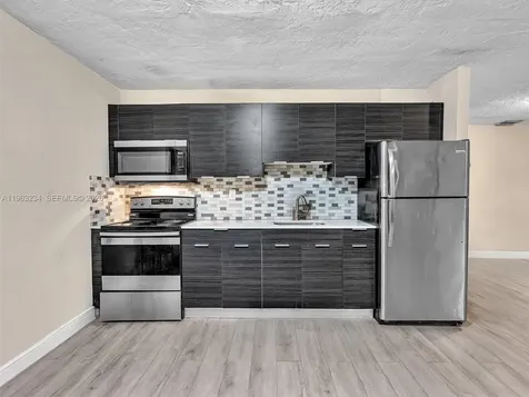 2512 NW 9th Place Fort Lauderdale FL 33311