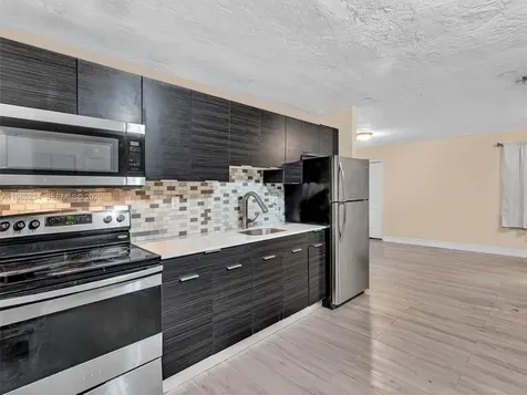 2512 NW 9th Place Fort Lauderdale FL 33311