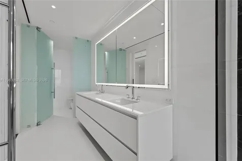 300 Biscayne Boulevard Way Miami FL 33131