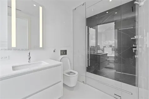 300 Biscayne Boulevard Way Miami FL 33131