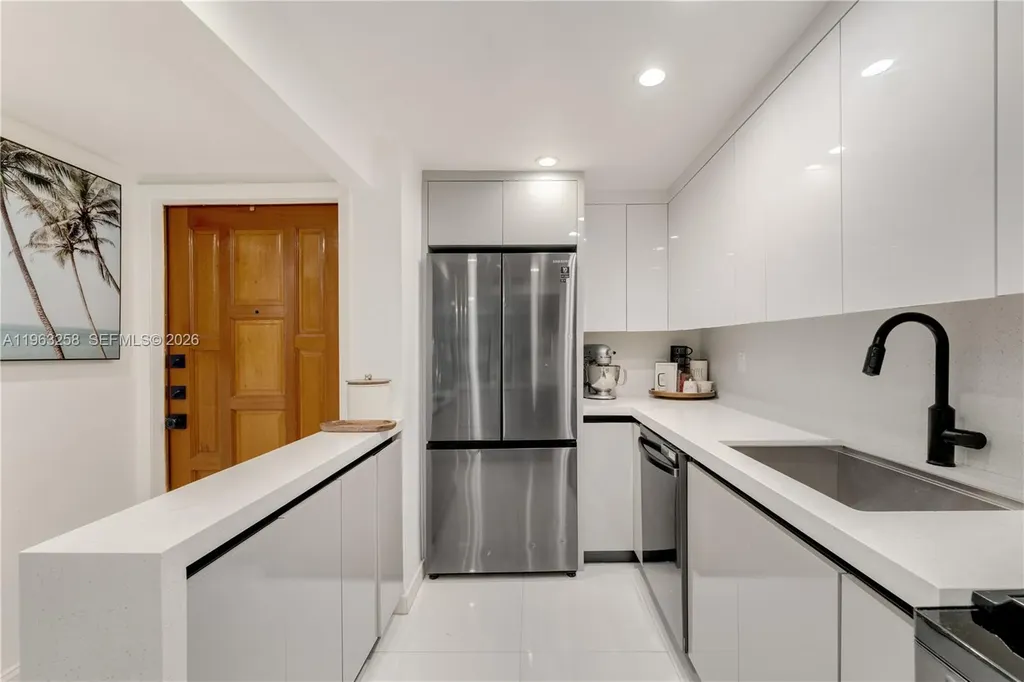 3214 W Trade Avenue Miami FL 33133
