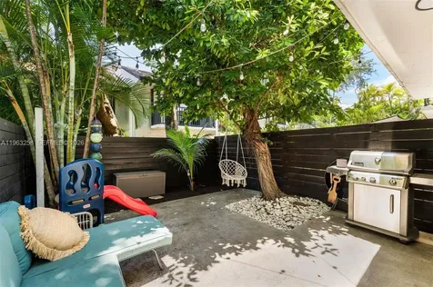 3214 W Trade Avenue Miami FL 33133