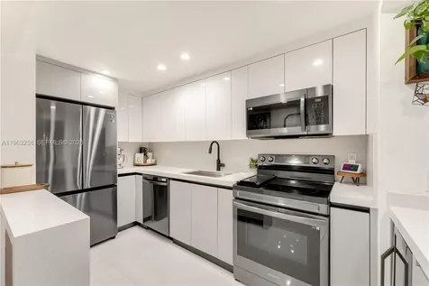 3214 W Trade Avenue Miami FL 33133